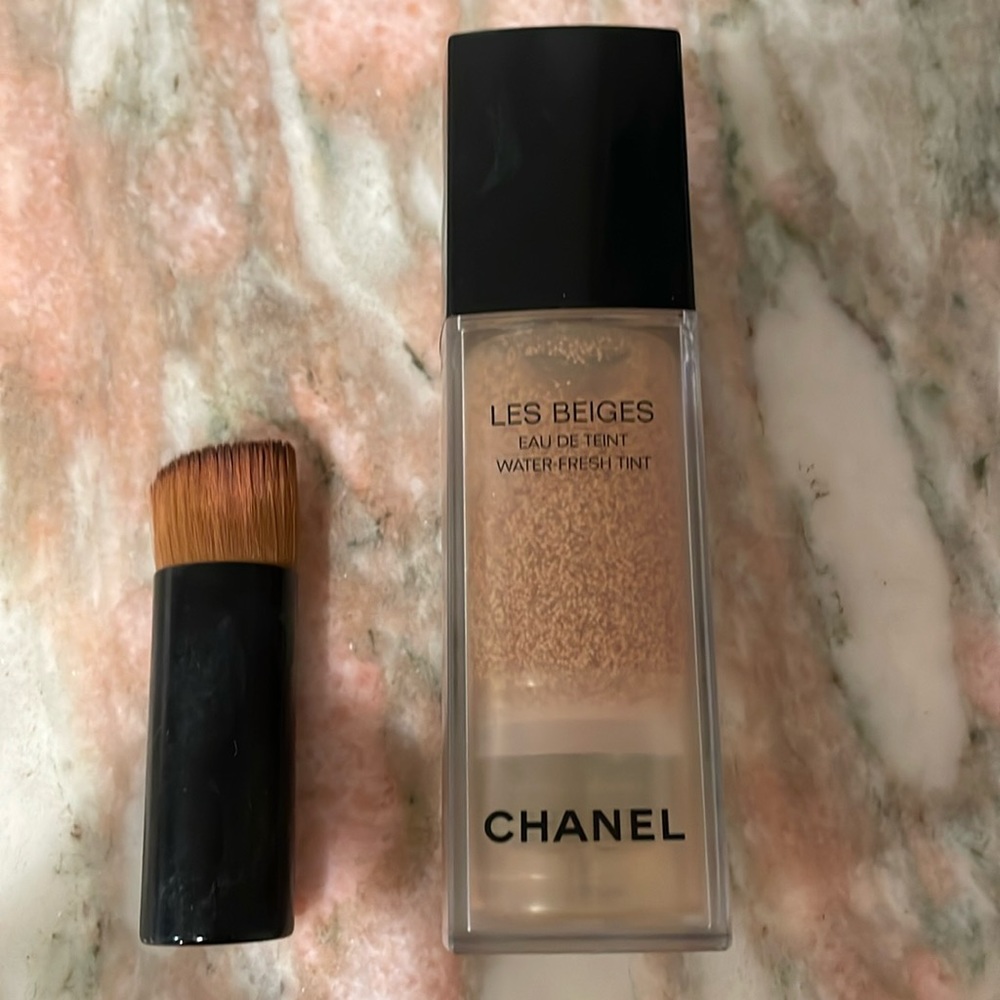 Chanel LES BEIGES Water-Fresh Blush. Color light